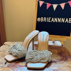 Steve Madden Size 7 Tan Heels With Silver Crystal Strap